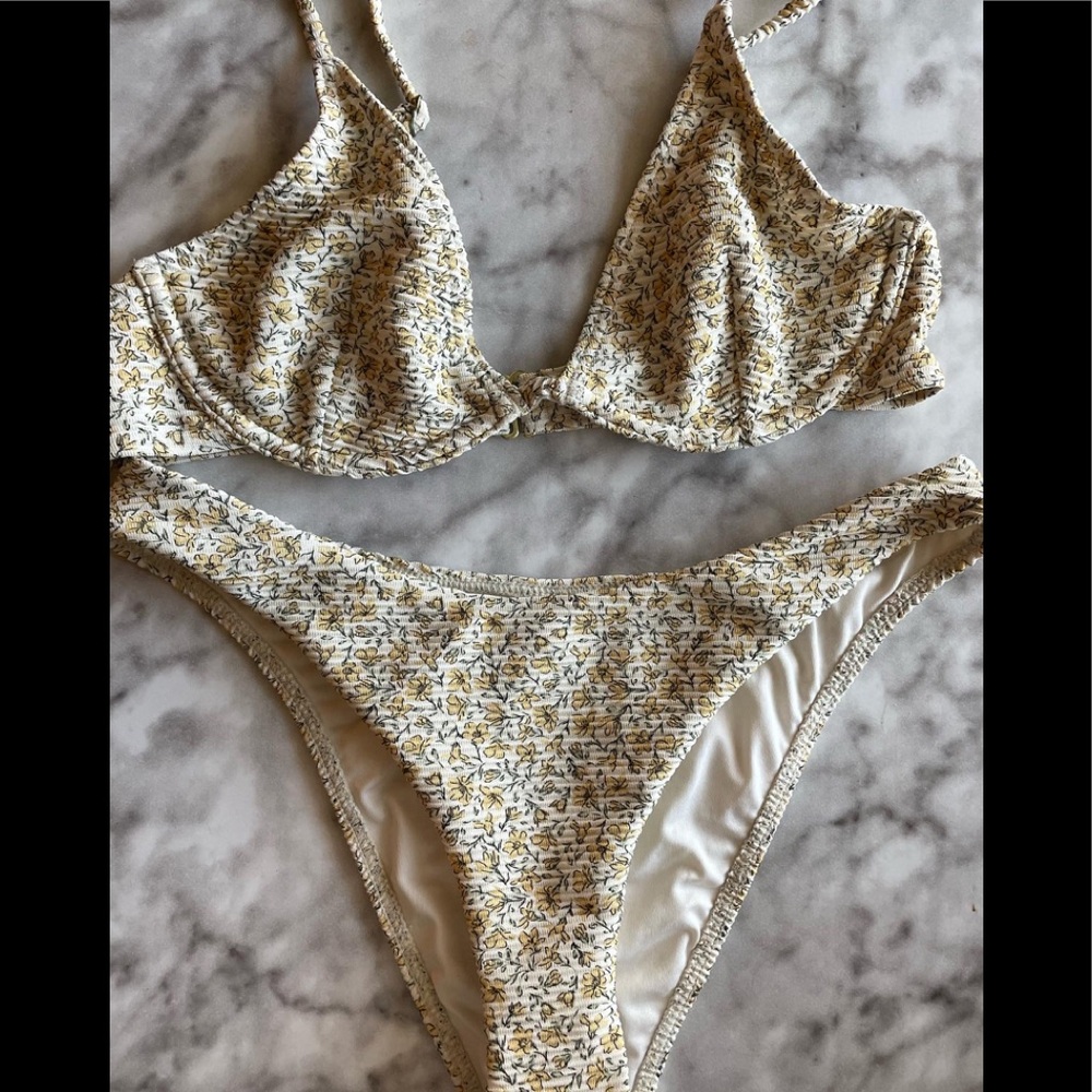 Billabong floral ribbed bikini